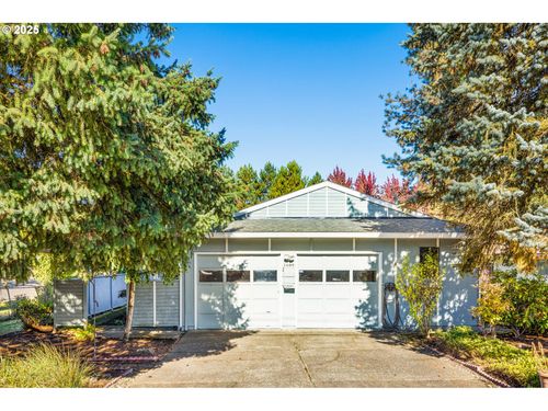 1609 Camino Dr, Forest Grove, OR, 97116-1352 | Card Image
