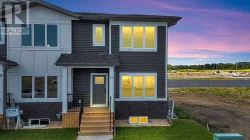 13 Gray Close, Sylvan Lake, AB, T4S0W4 | Card Image