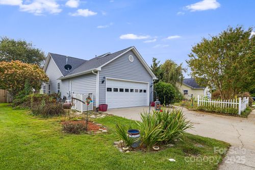 107 S Sunberry Trl, Fletcher, NC, 28732-6520 | Card Image