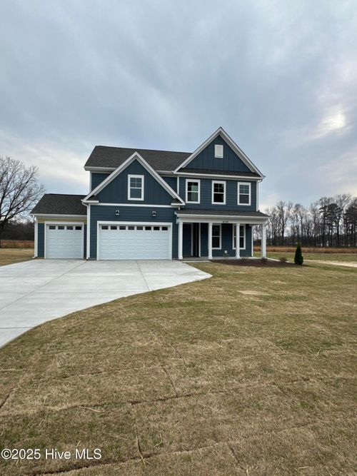 4158 Dixon Rd, Grimesland, NC, 27837-8936 | Card Image