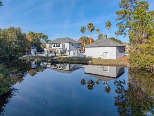 7131 Knollwood Dr, Navarre, FL, 32566-8818 | Card Image