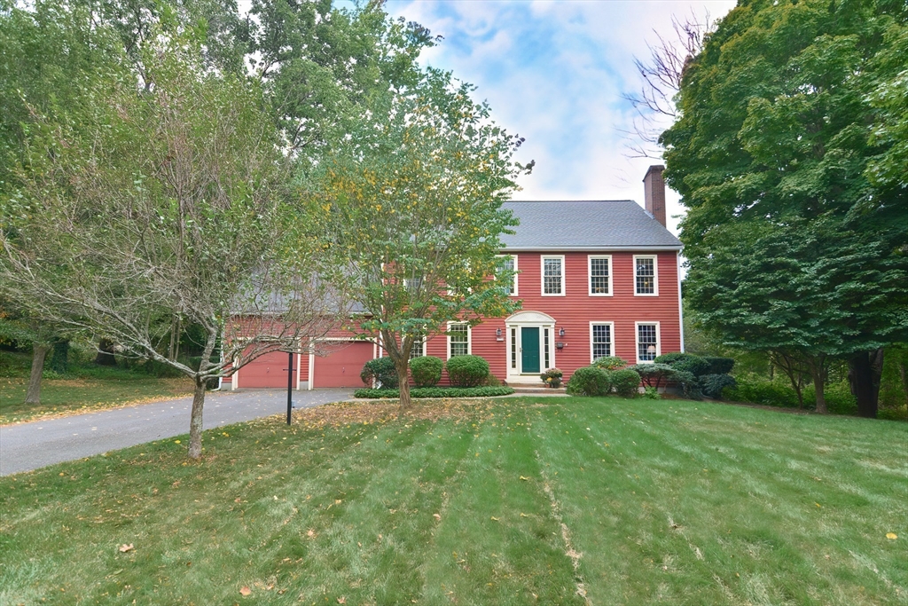 Shea Dr, Holliston, MA 01746