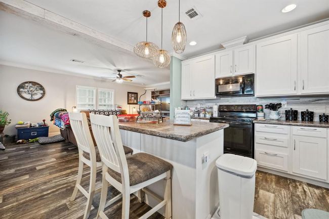 This kitchen will make the chef in your home happy! | Image 12