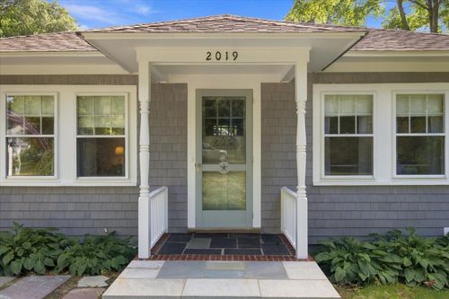 2019 Main, Barnstable, MA, 02648 | Card Image