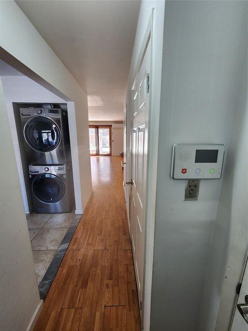 73 Amity Pl, Staten Island, NY, 10303-1705 | Card Image