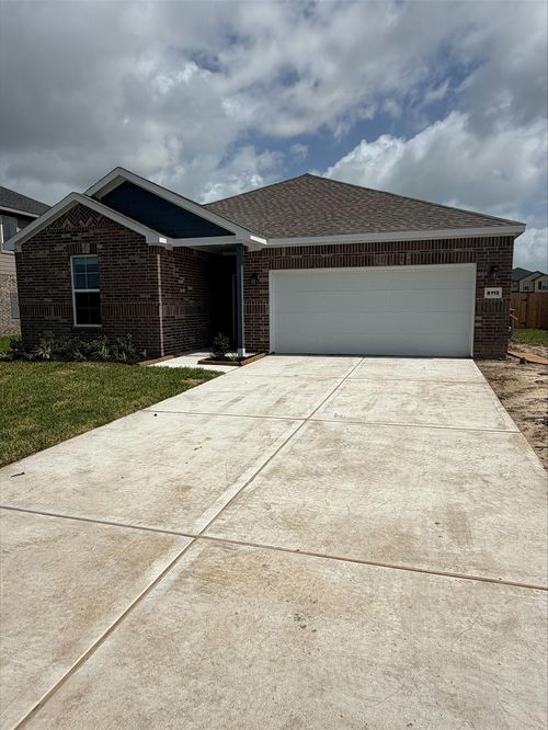 8207 Coral Dr, Texas City, TX, 77591-1588 | Card Image