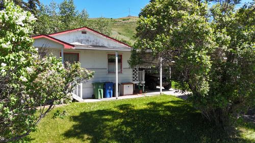 332 3 St W, Cochrane, AB, T4C1Z6 | Card Image