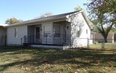 203 E Dakota Street, House other with 2 bedrooms, 1 bathrooms and null parking in Butler MO | Image 1