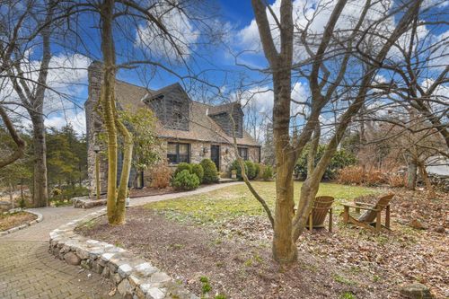 24 Cartbridge Rd, Weston, CT, 06883-2318 | Card Image