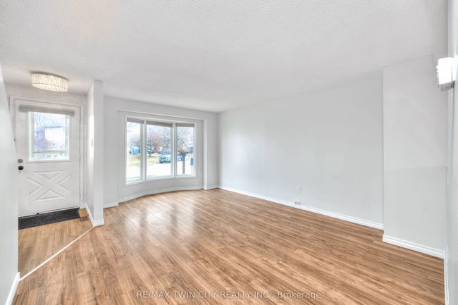 44 Cole Rd, House attached with 3 bedrooms, 2 bathrooms and 3 parking in Guelph ON | Image 8