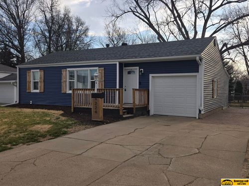 224 S 19th St, Beatrice, NE, 68310-4215 | Card Image