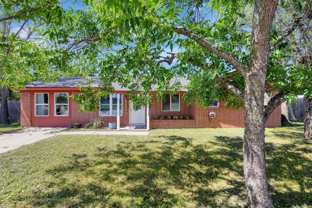12th St, Mineral Wells, TX 76067