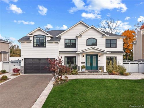 60 Moss Ln, Jericho, NY, 11753-1817 | Card Image