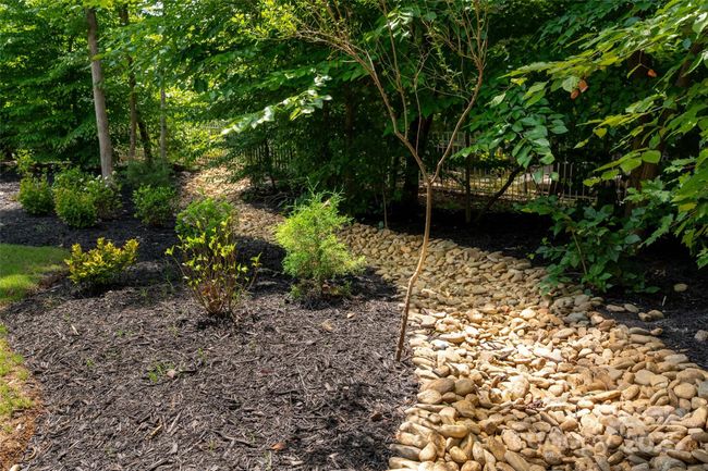 Beautiful river rock landscaping | Image 41