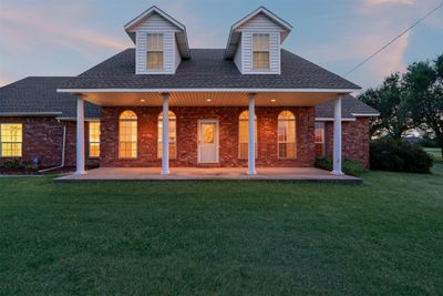 1227 Stout Dr Nw, House other with 3 bedrooms, 2 bathrooms and null parking in Piedmont OK | Image 2