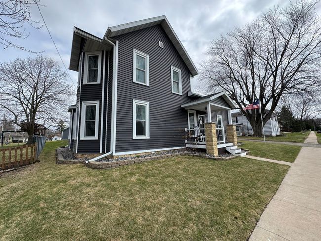 226 S Sidney St, House other with 3 bedrooms, 2 bathrooms and null parking in SHULLSBURG WI | Image 54
