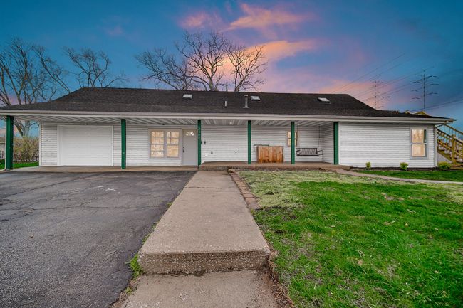 Front of Home | Image 24