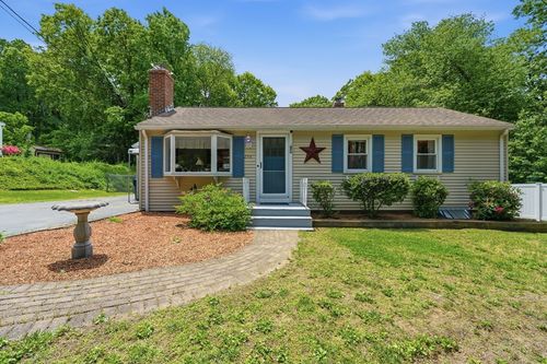 296 Bigelow St, Marlborough, MA, 01752-8009 | Card Image