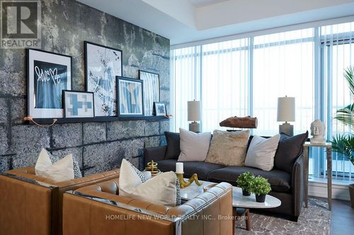 803-783 Bathurst St, Toronto, ON, M5S0A8 | Card Image