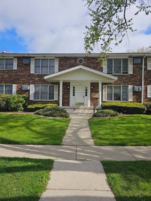 2e-1450 Getzelman Dr, Elgin, IL, 60123-2056 | Card Image