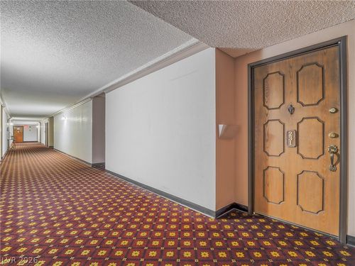 231-725 N Royal Crest Cir, Las Vegas, NV, 89169-8305 | Card Image