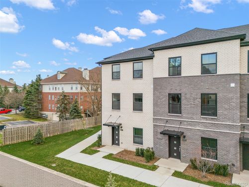 2841 Summers Pl, Troy, MI, 48084-2203 | Card Image