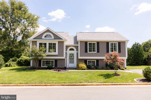 10273 Nantucket Ct, MANASSAS, VA, 20110-6153 | Card Image