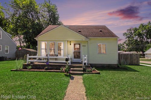 33065 John Hauk St, Garden City, MI, 48135-3706 | Card Image
