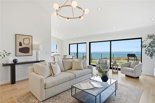 381 Palos Verdes Dr W, Palos Verdes Estates, CA, 90274-1211 | Card Image