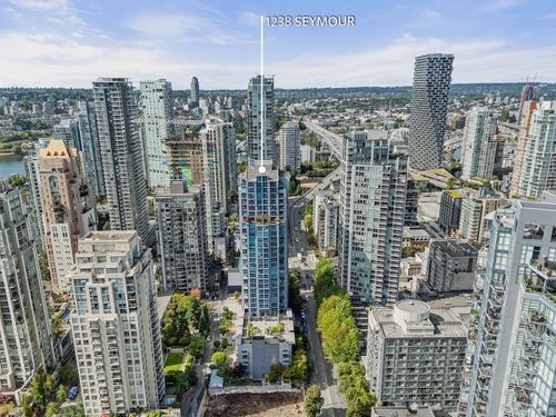 2004-1238 Seymour St, Vancouver, BC, V6B6J3 | Card Image