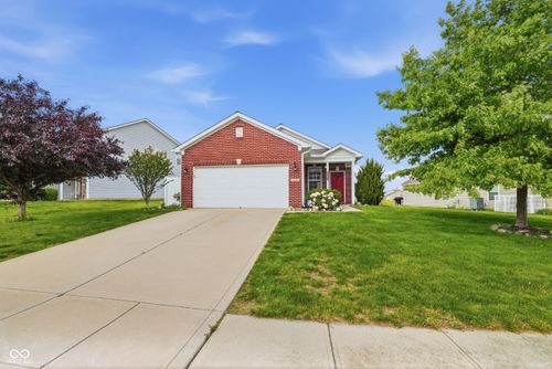 3835 Dusty Sands Rd, Whitestown, IN, 46075-9794 | Card Image