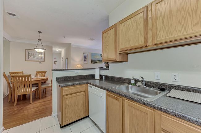 Kitchen and breakfast bar. | Image 14
