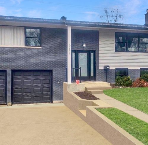 6717 Patton Dr, Woodridge, IL, 60517-1421 | Card Image