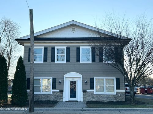 101 Main St, Farmingdale, NJ, 07727-1438 | Card Image