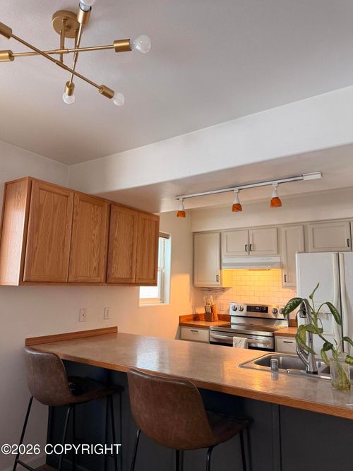 3-12438 Silver Fox Ln, Anchorage, AK, 99515-3526 | Card Image