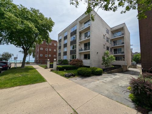 3c-1057 Pratt Blvd, Chicago, IL, 60626-4430 | Card Image