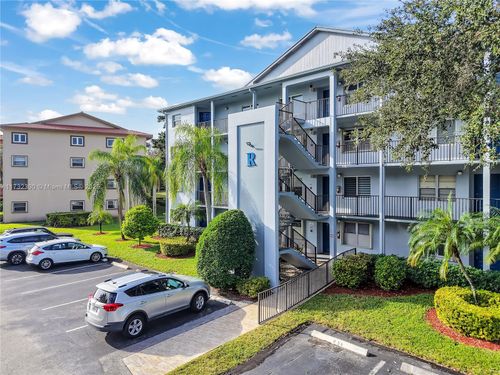 apt-304r-900 Sw 125th Way, Pembroke Pines, FL, 33027-1757 | Card Image