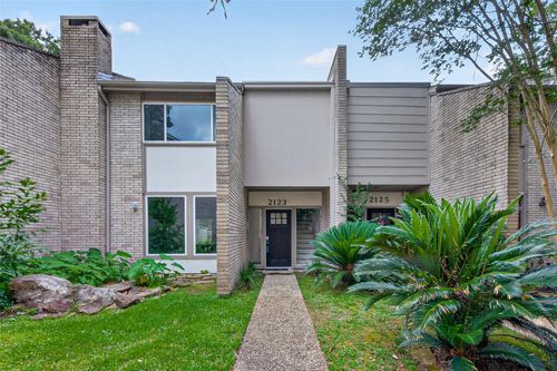 2123 Lake Village Dr, Kingwood, TX, 77339-3346 | Card Image