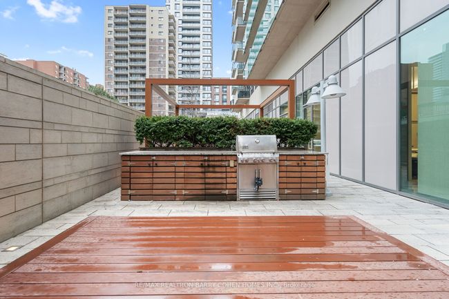 1414 - 70 Roehampton Ave, Condo with 2 bedrooms, 2 bathrooms and 1 parking in Toronto ON | Image 31