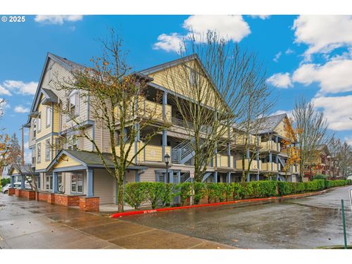 322-9837 Ne Irving St, Portland, OR, 97220-4445 | Card Image