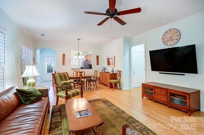 spacious | Image 19