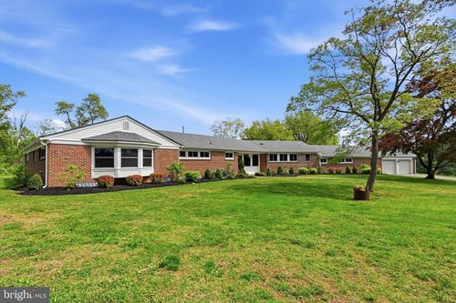 110 Ponds Edge Dr, CHADDS FORD, PA, 19317-8300 | Card Image