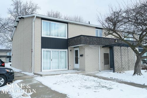 8275 Kennedy Cir, Warren, MI, 48093-2139 | Card Image