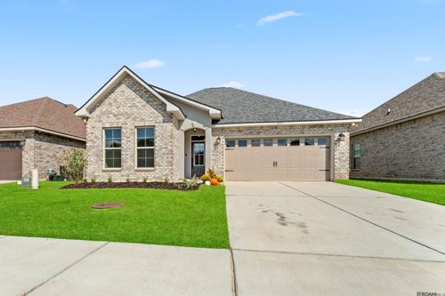 812 Elliston Dr, Gonzales, LA, 70737-8267 | Card Image