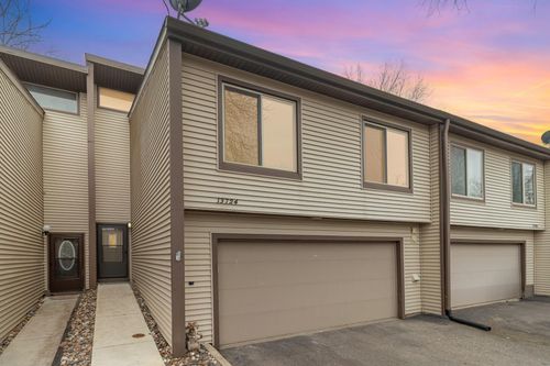 13724 Hemlock Ct, Apple Valley, MN, 55124-9581 | Card Image