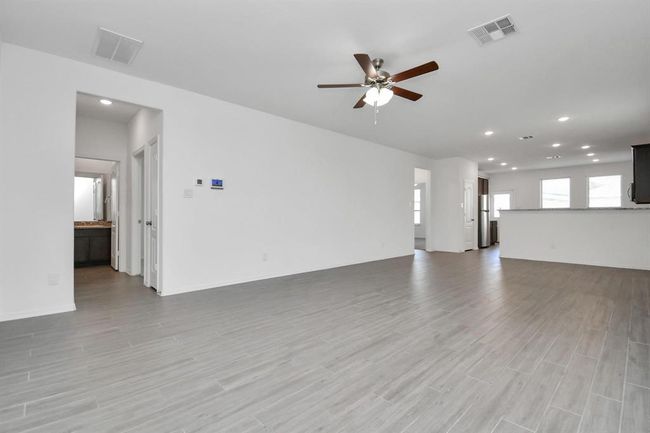 25489 Northpark Spruce Dr, House other with 5 bedrooms, 3 bathrooms and 2 parking in Porter TX | Image 4
