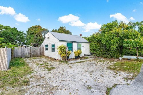 1047 Miner Rd, Lantana, FL, 33462-6129 | Card Image