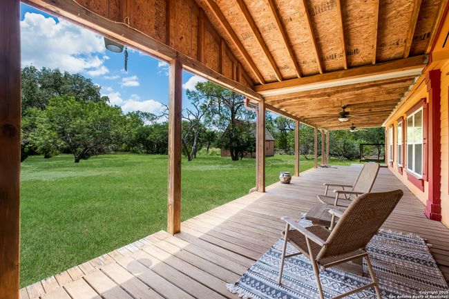 1075 Quail Run, House other with 3 bedrooms, 4 bathrooms and null parking in Lytle TX | Image 28