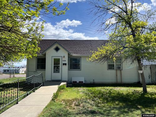 1208 10th St, Wheatland, WY, 82201-2626 | Card Image