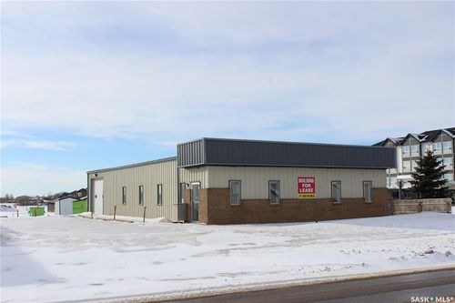 110 King St, Estevan, SK, S4A2T5 | Card Image